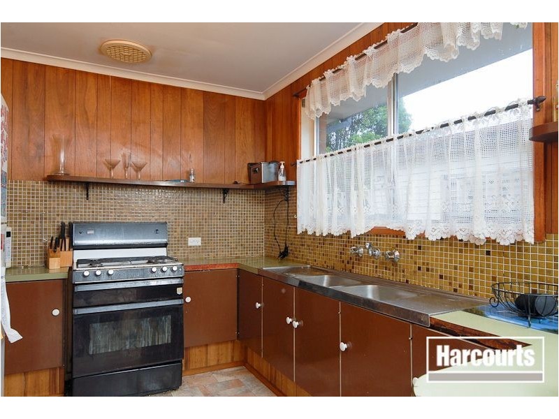 16 Prince Crescent, Seaford VIC 3198