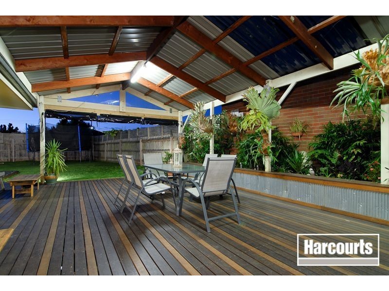 8 Melanie Blair Place, Skye VIC 3977