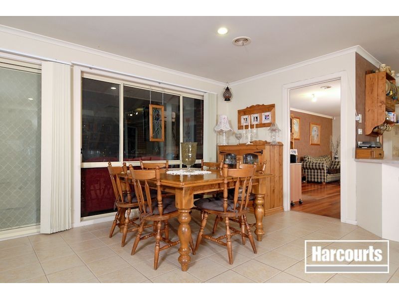 8 Melanie Blair Place, Skye VIC 3977