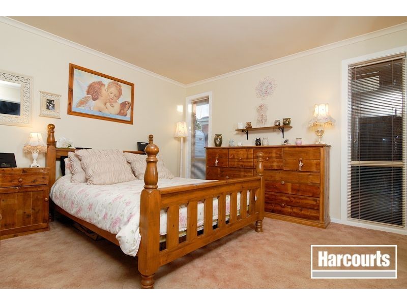 8 Melanie Blair Place, Skye VIC 3977