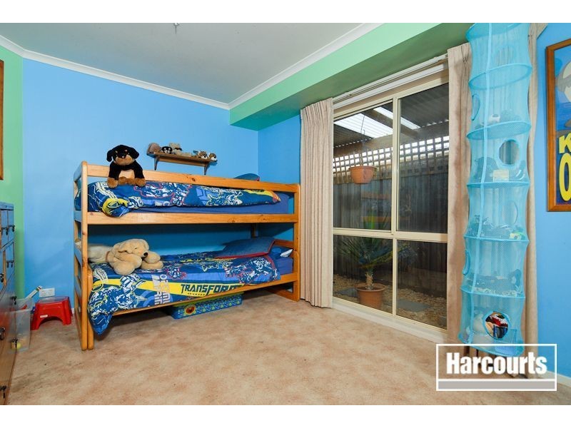 8 Melanie Blair Place, Skye VIC 3977