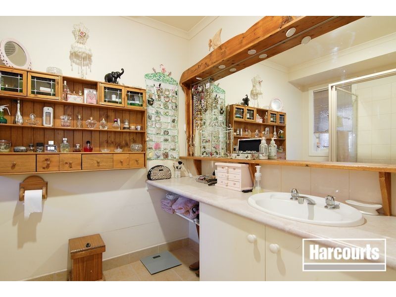 8 Melanie Blair Place, Skye VIC 3977