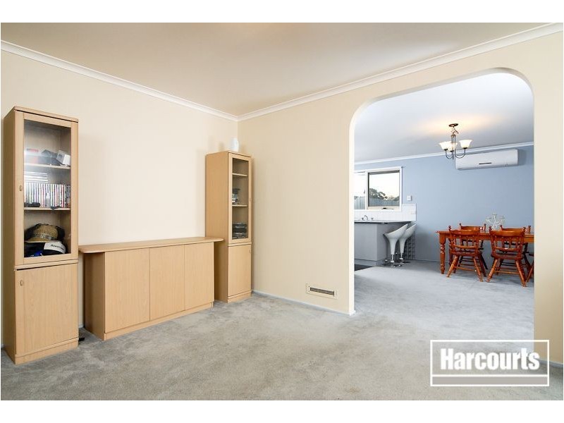 17 Marinda Drive, Skye VIC 3977