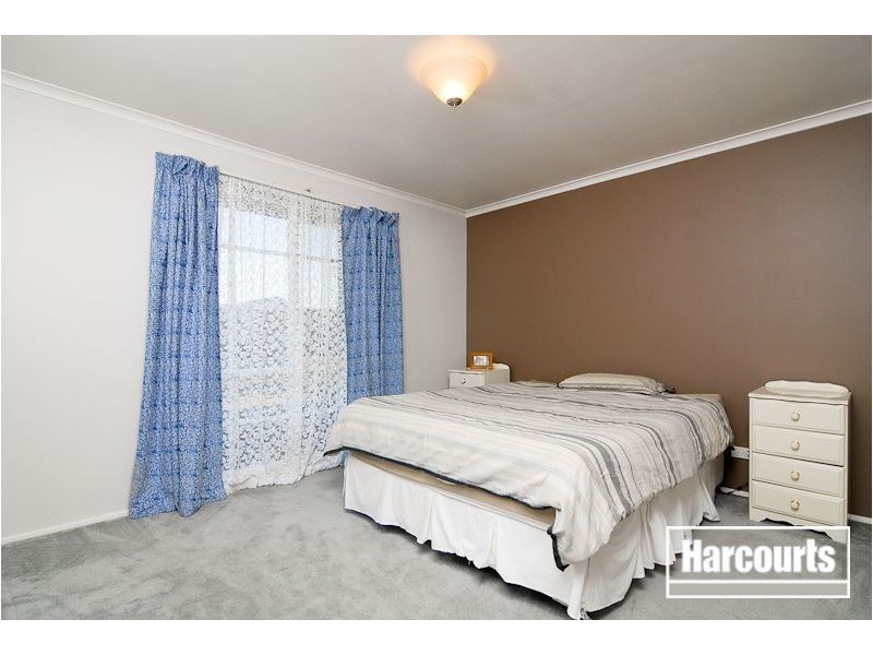 17 Marinda Drive, Skye VIC 3977