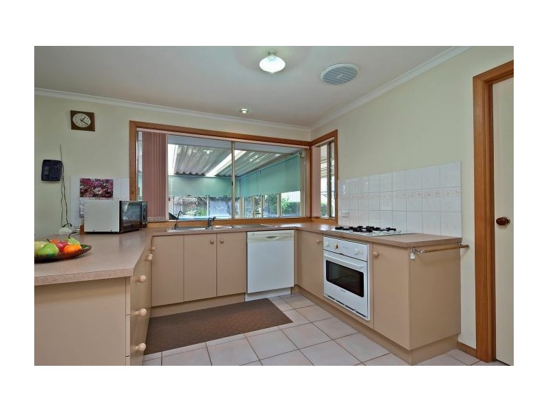 2 Maplewood Court, Carrum Downs VIC 3201