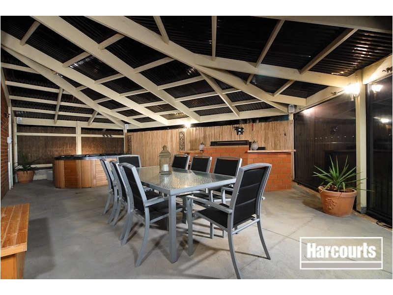 12 Streeton Court, Skye VIC 3977