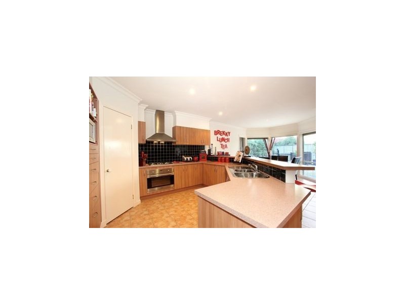 3 Stefans Court, Skye VIC 3977