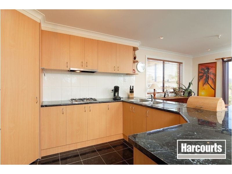 27 McGowan Drive, Skye VIC 3977