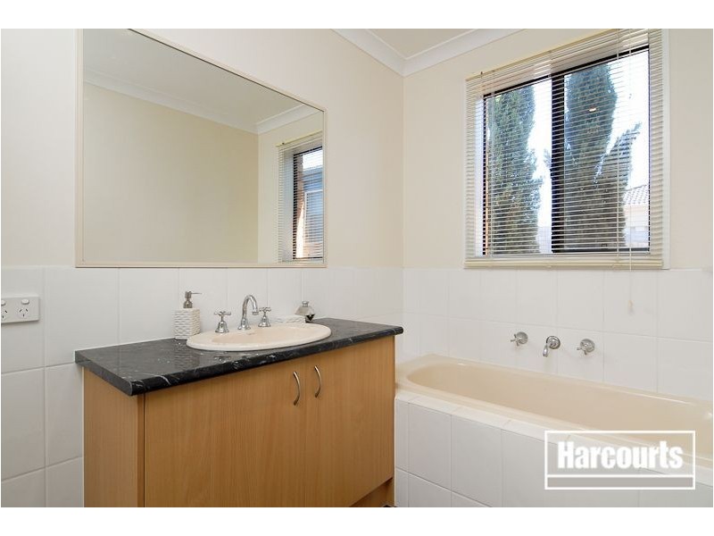 27 McGowan Drive, Skye VIC 3977