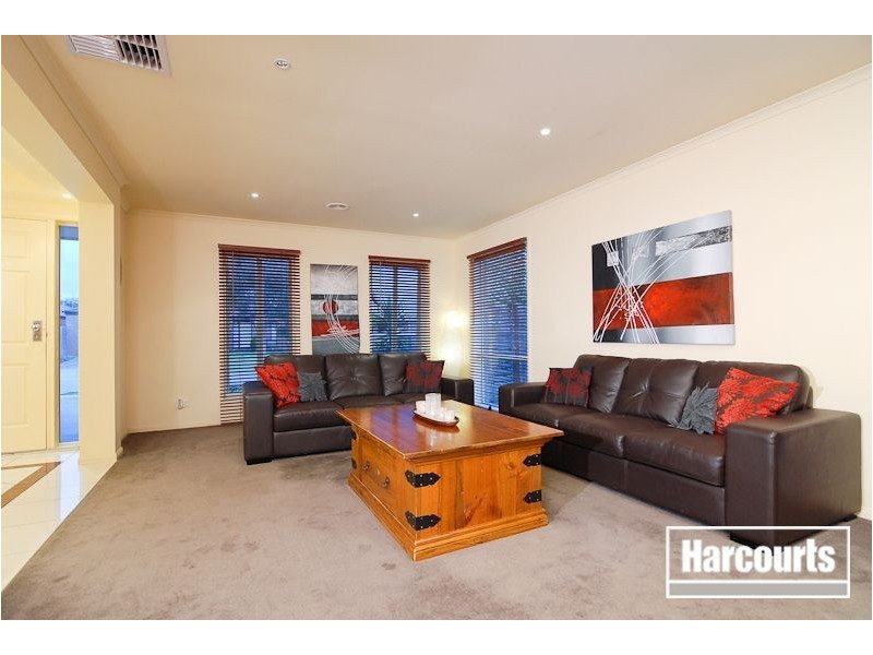 3 Bouverie Place, Skye VIC 3977