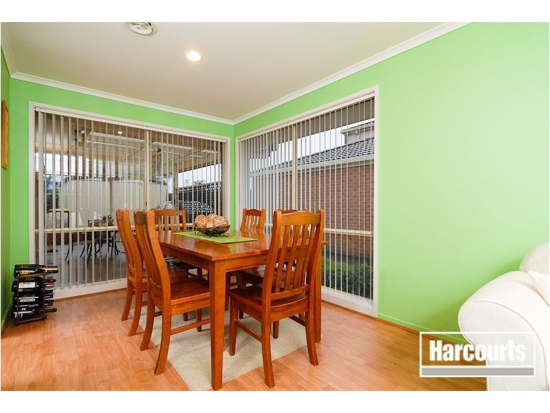 15 Rocklea Crescent, Skye VIC 3977