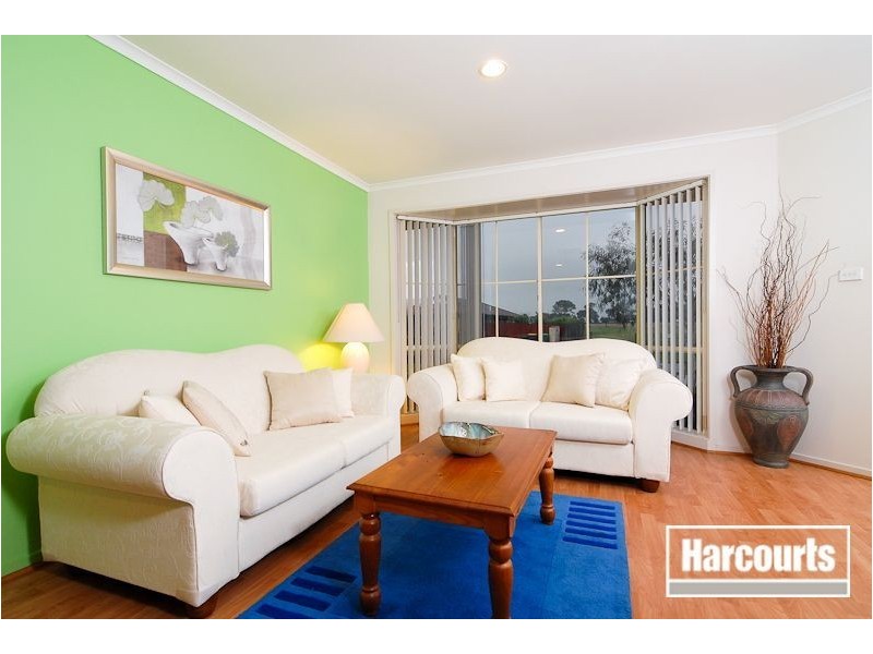 15 Rocklea Crescent, Skye VIC 3977