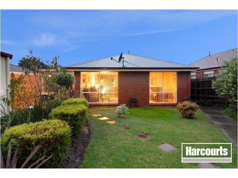15 Rocklea Crescent, Skye VIC 3977
