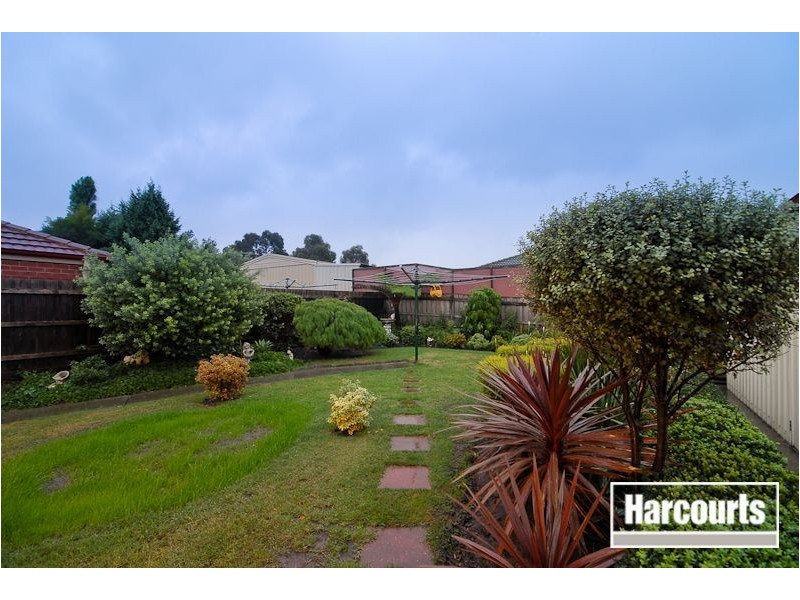 15 Rocklea Crescent, Skye VIC 3977