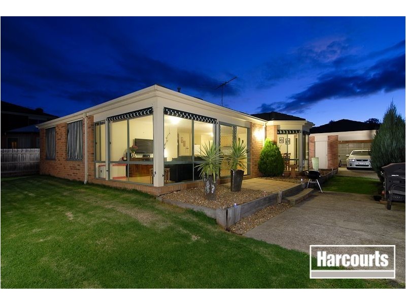6 Chardonnay Drive, Skye VIC 3977