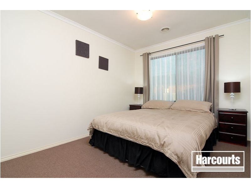 6 Chardonnay Drive, Skye VIC 3977