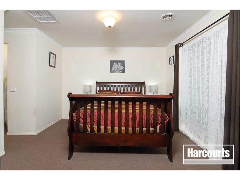 6 Chardonnay Drive, Skye VIC 3977
