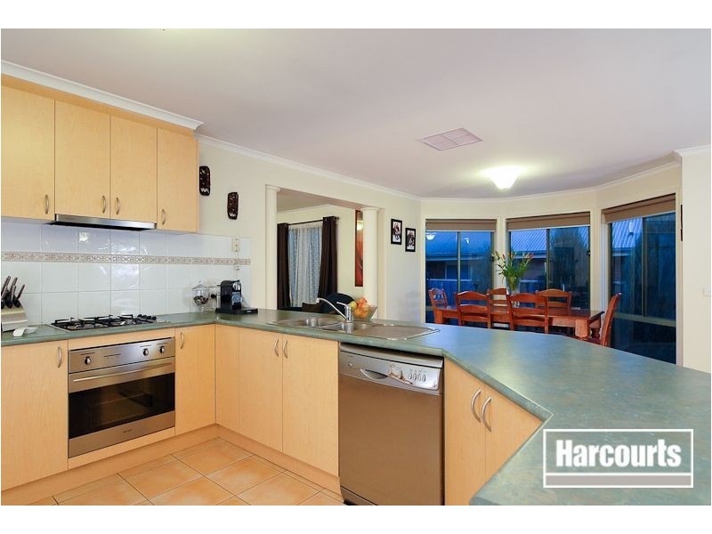 6 Chardonnay Drive, Skye VIC 3977