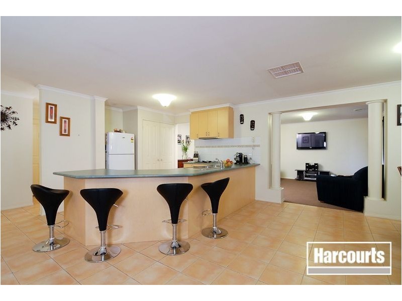 6 Chardonnay Drive, Skye VIC 3977