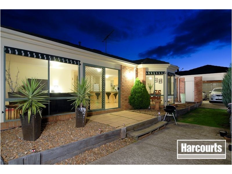6 Chardonnay Drive, Skye VIC 3977