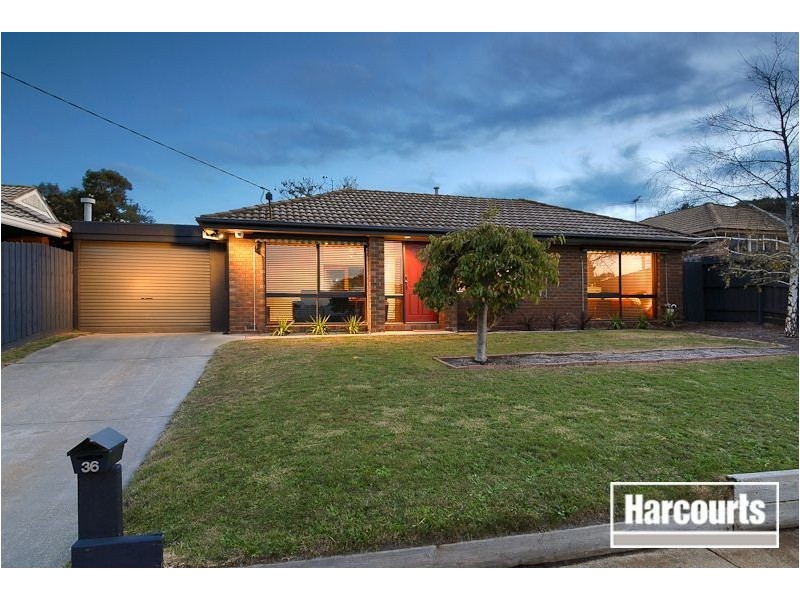 36 Luscombe Ave, Carrum Downs VIC 3201