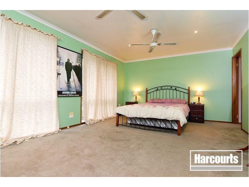 2 Weebil Place, Carrum Downs VIC 3201