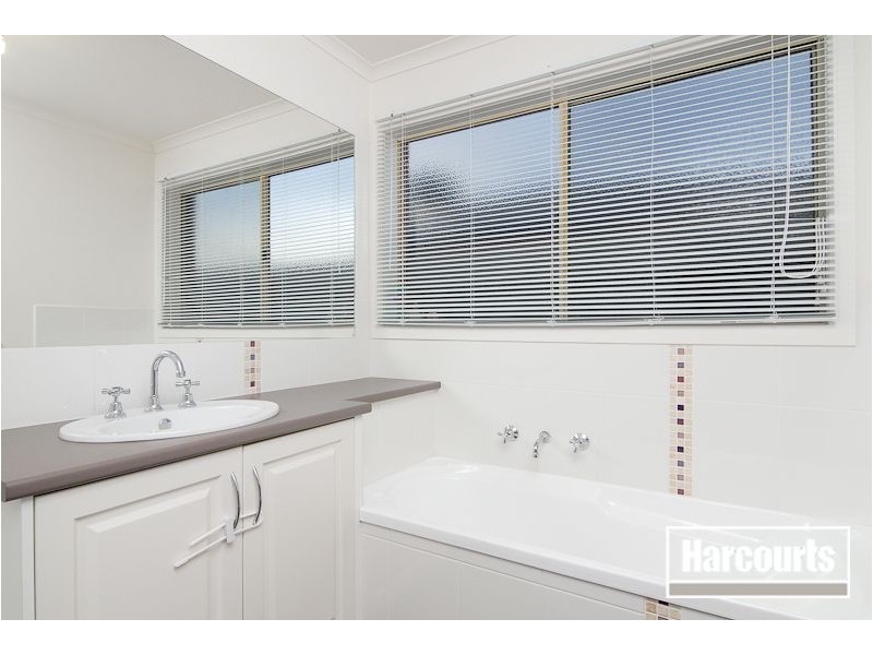 10 Gleneagles Court, Carrum Downs VIC 3201