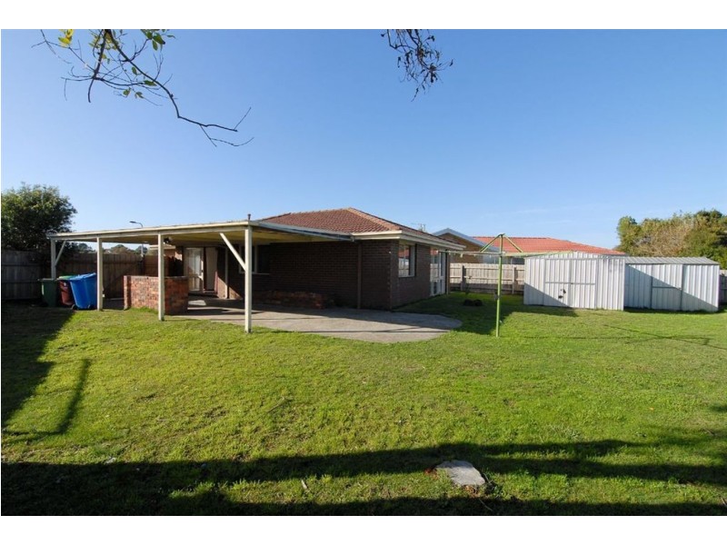 18 Kent Court, Cranbourne North VIC 3977