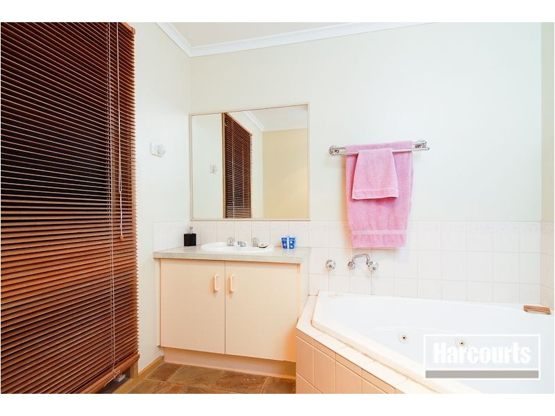 12 Parhnam Court, Carrum Downs VIC 3201