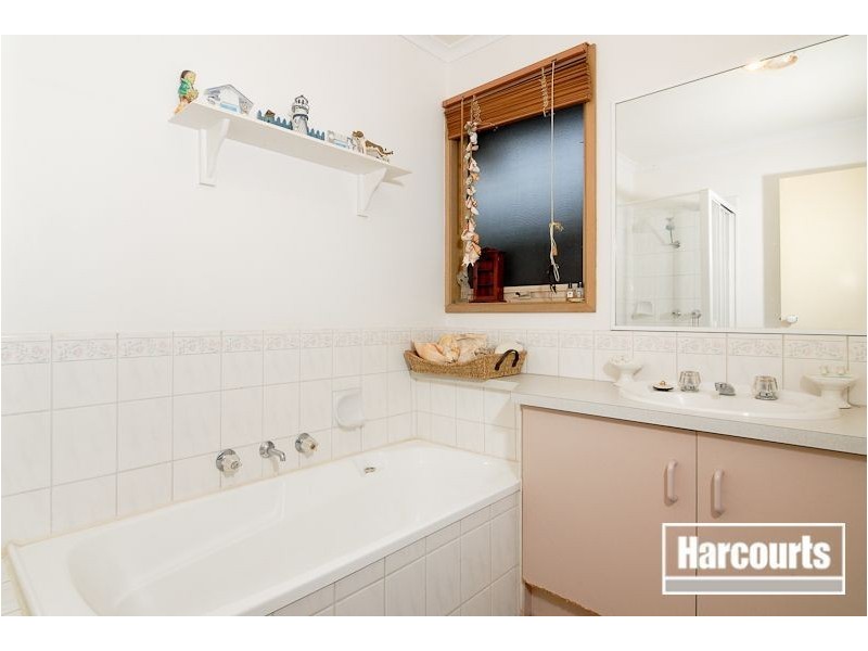 12 Parhnam Court, Carrum Downs VIC 3201