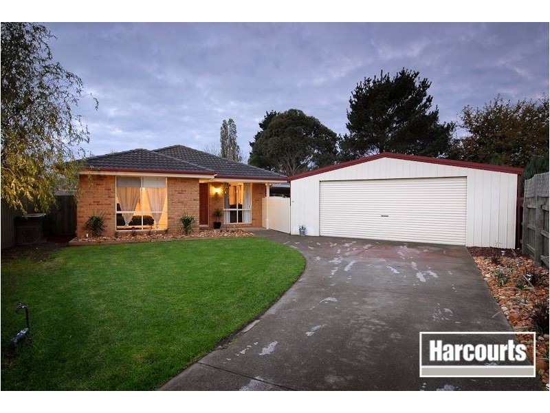 11 Minka Place, Skye VIC 3977