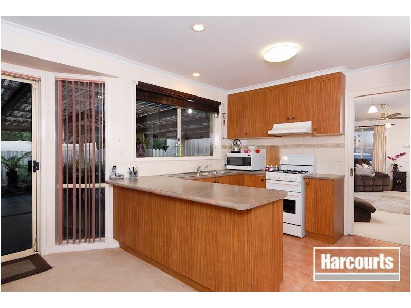 11 Minka Place, Skye VIC 3977