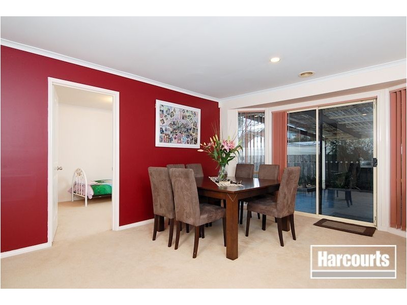 11 Minka Place, Skye VIC 3977