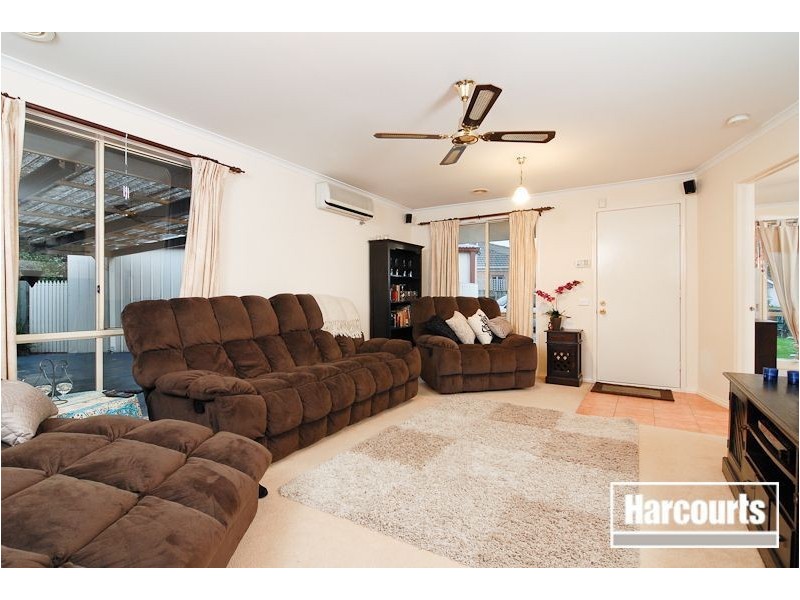 11 Minka Place, Skye VIC 3977