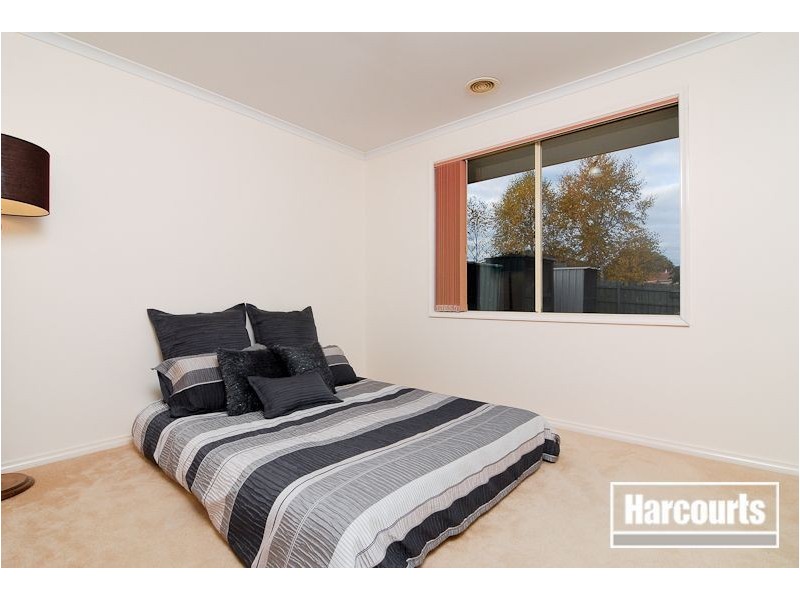 11 Minka Place, Skye VIC 3977
