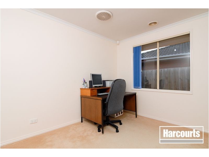 11 Minka Place, Skye VIC 3977