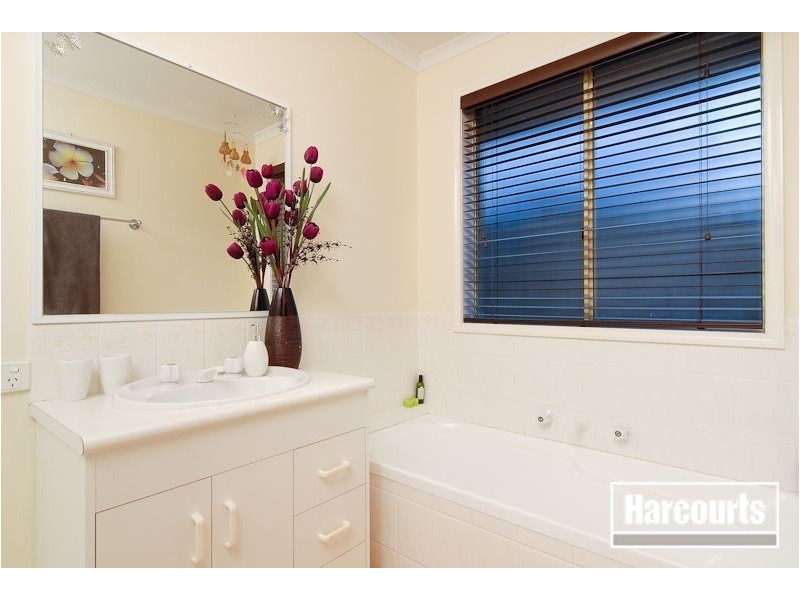 11 Minka Place, Skye VIC 3977