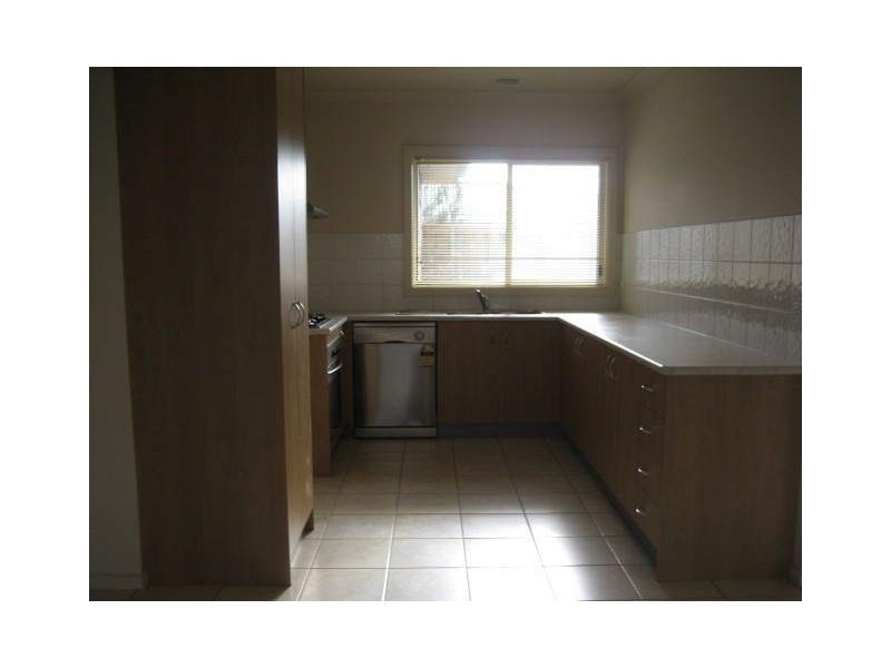 2/55 Mc Clelland Drive, Skye VIC 3977