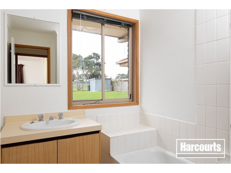 71 Luscombe Ave, Carrum Downs VIC 3201
