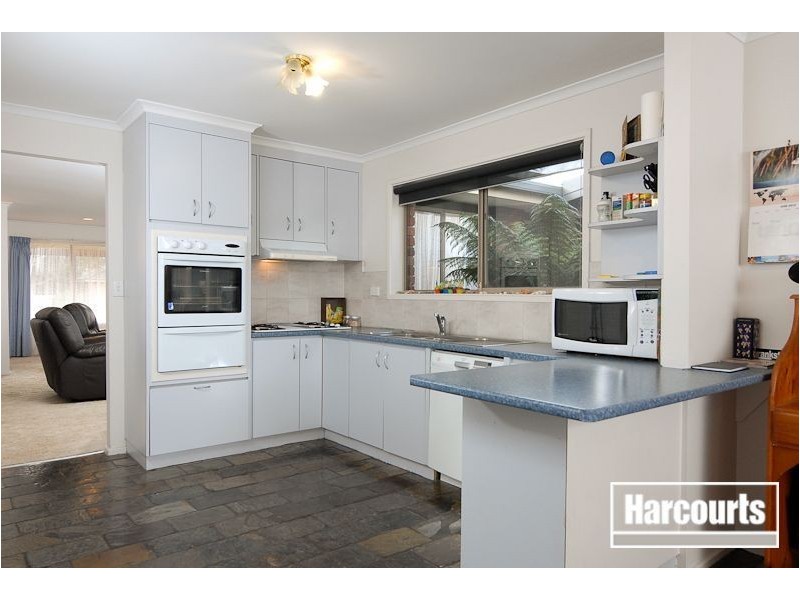 12 Dorchester Crescent, Carrum Downs VIC 3201