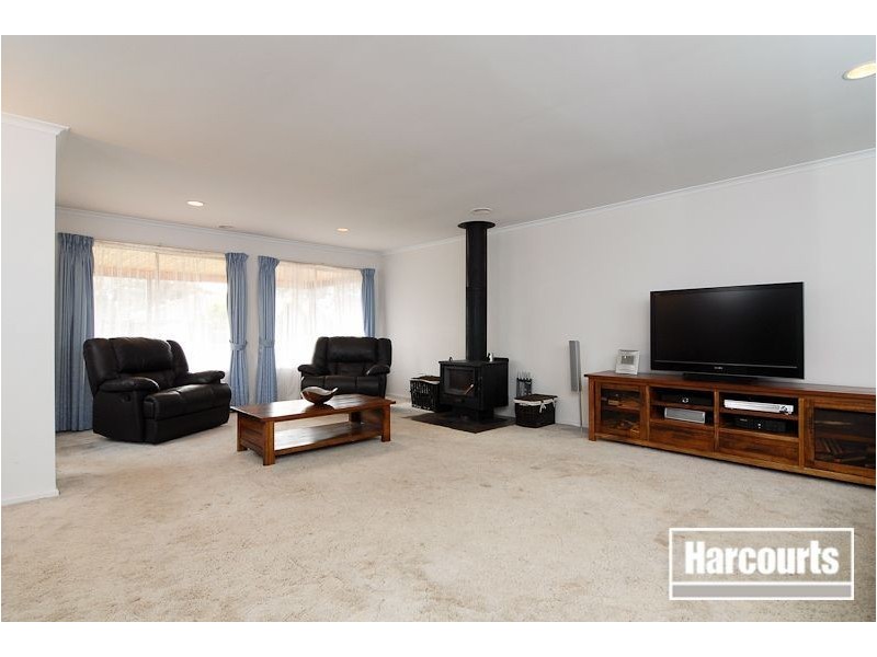 12 Dorchester Crescent, Carrum Downs VIC 3201