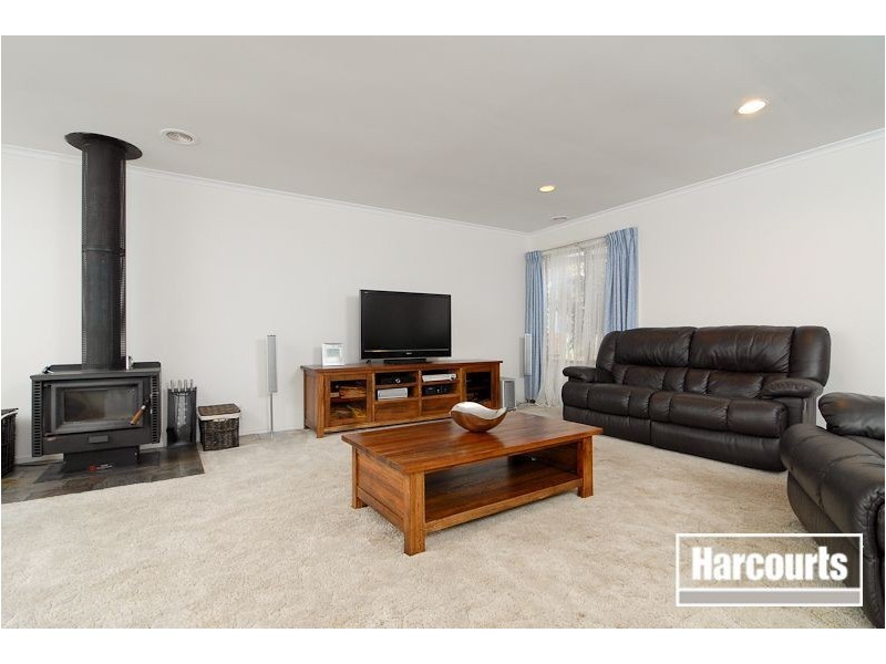 12 Dorchester Crescent, Carrum Downs VIC 3201
