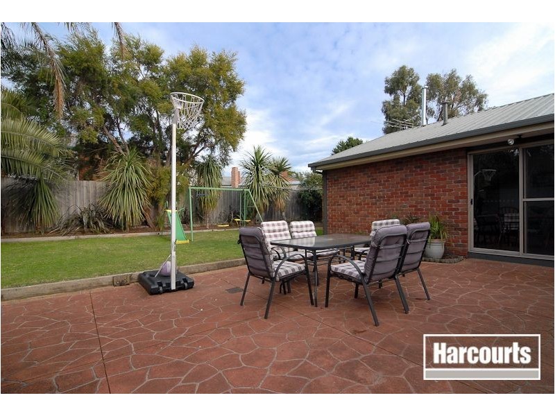 12 Dorchester Crescent, Carrum Downs VIC 3201