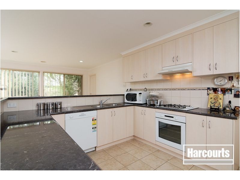 6 Joan Court, Skye VIC 3977