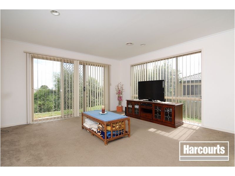 6 Joan Court, Skye VIC 3977