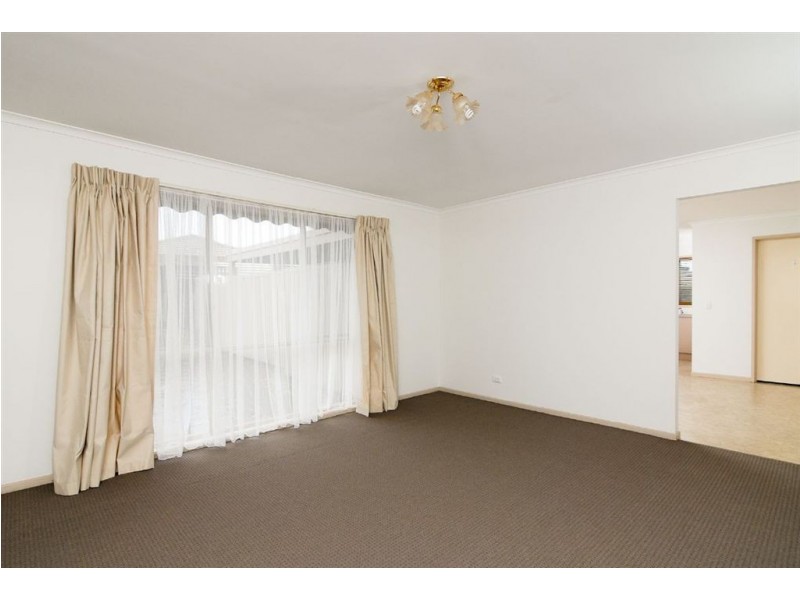 44 Carrington Crescent, Carrum Downs VIC 3201