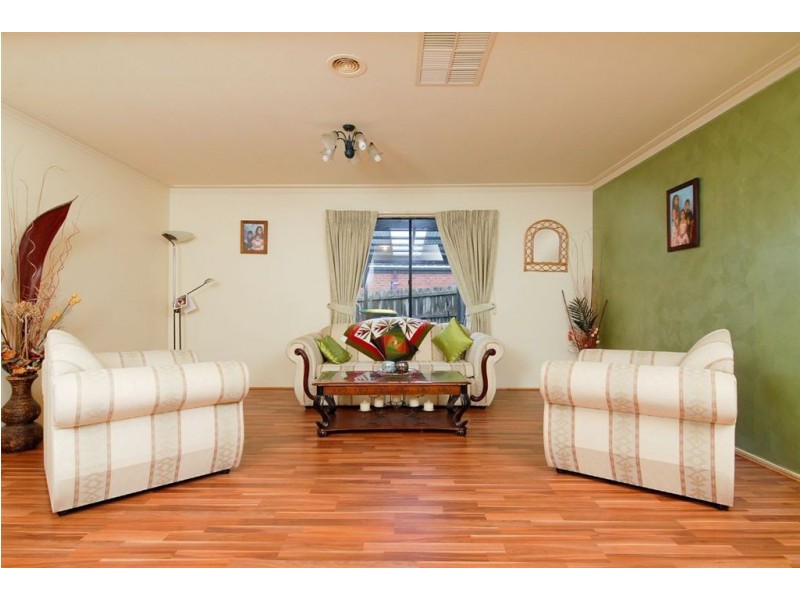 4 Hooper Drive, Skye VIC 3977