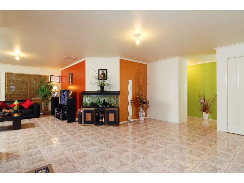 4 Hooper Drive, Skye VIC 3977