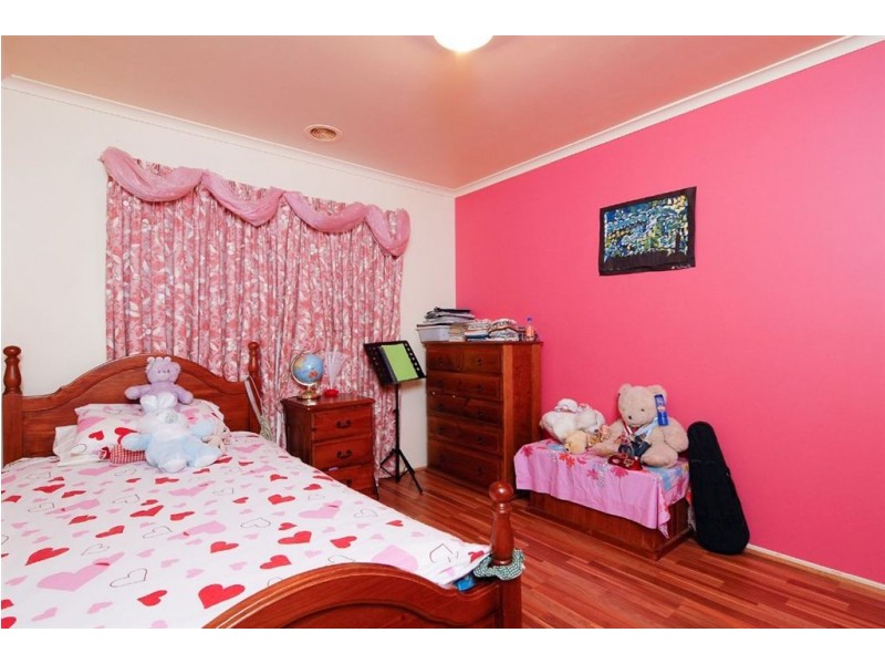 4 Hooper Drive, Skye VIC 3977