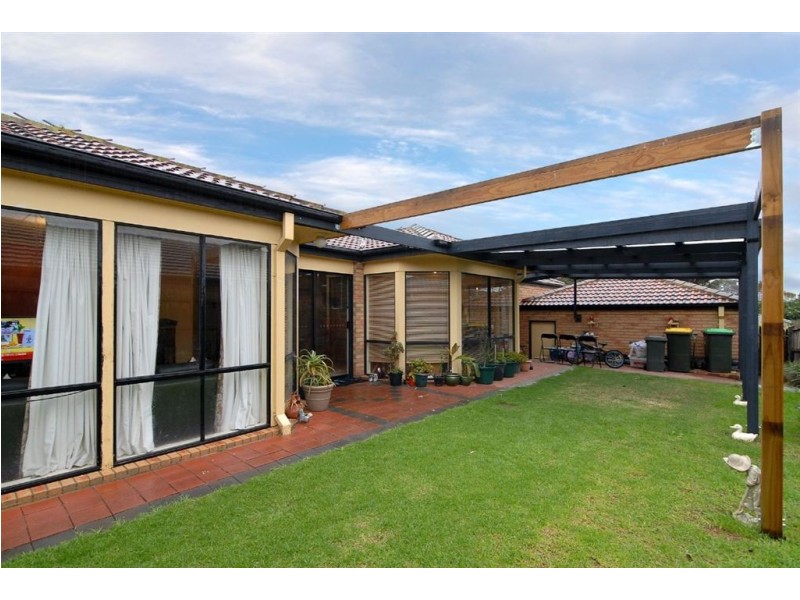 4 Hooper Drive, Skye VIC 3977